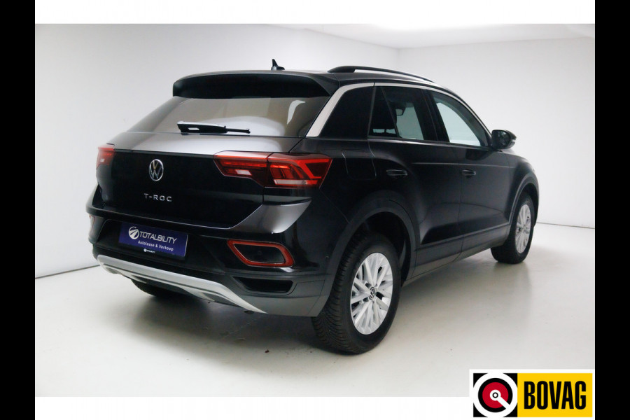 Volkswagen T-Roc 1.0 TSI 116 PK Business Edition | Stoelverw. | Apple Carplay / Android auto | PDC V+A | Automatisch inparkeren, Climate control, all season banden, extra getint glas achter