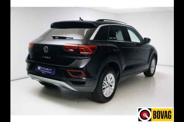 Volkswagen T-Roc 1.0 TSI 116 PK Business Edition | Stoelverw. | Apple Carplay / Android auto | PDC V+A | Automatisch inparkeren, Climate control, all season banden, extra getint glas achter