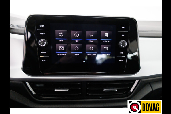 Volkswagen T-Roc 1.0 TSI 116 PK Business Edition | Stoelverw. | Apple Carplay / Android auto | PDC V+A | Automatisch inparkeren, Climate control, all season banden, extra getint glas achter