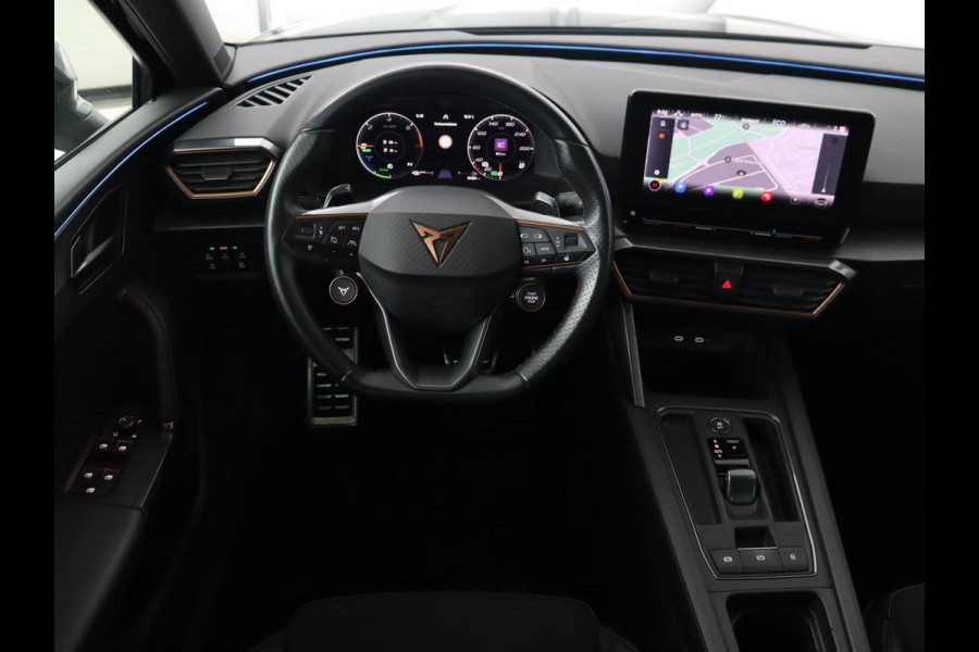 CUPRA Leon 1.4 eHybrid | 245pk | Trekhaak | Stoel & stuurverwarming | Camera | Carplay | Adaptive cruise | Navigatie | Sfeerverlichting | Full LED | Keyless | Sportstoelen | PHEV | Plug In CUPRA Leon 1.4 eHybrid | 245pk | Trekhaak | Stoel & stuurverwarming | Camera | Carplay | Adaptive cruise | Navigatie | Sfeerverlichting | Full LED | Keyless | Sportstoelen | PHEV | Plug In