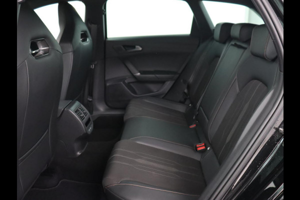 CUPRA Leon 1.4 eHybrid | 245pk | Trekhaak | Stoel & stuurverwarming | Camera | Carplay | Adaptive cruise | Navigatie | Sfeerverlichting | Full LED | Keyless | Sportstoelen | PHEV | Plug In CUPRA Leon 1.4 eHybrid | 245pk | Trekhaak | Stoel & stuurverwarming | Camera | Carplay | Adaptive cruise | Navigatie | Sfeerverlichting | Full LED | Keyless | Sportstoelen | PHEV | Plug In