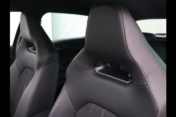 CUPRA Leon 1.4 eHybrid | 245pk | Trekhaak | Stoel & stuurverwarming | Camera | Carplay | Adaptive cruise | Navigatie | Sfeerverlichting | Full LED | Keyless | Sportstoelen | PHEV | Plug In CUPRA Leon 1.4 eHybrid | 245pk | Trekhaak | Stoel & stuurverwarming | Camera | Carplay | Adaptive cruise | Navigatie | Sfeerverlichting | Full LED | Keyless | Sportstoelen | PHEV | Plug In