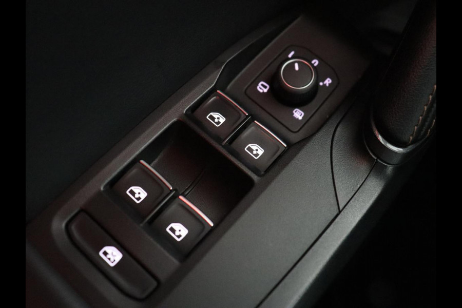 CUPRA Leon 1.4 eHybrid | 245pk | Trekhaak | Stoel & stuurverwarming | Camera | Carplay | Adaptive cruise | Navigatie | Sfeerverlichting | Full LED | Keyless | Sportstoelen | PHEV | Plug In CUPRA Leon 1.4 eHybrid | 245pk | Trekhaak | Stoel & stuurverwarming | Camera | Carplay | Adaptive cruise | Navigatie | Sfeerverlichting | Full LED | Keyless | Sportstoelen | PHEV | Plug In