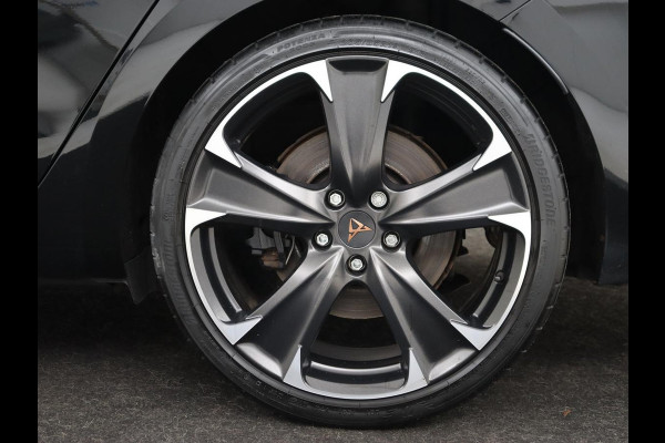 CUPRA Leon 1.4 eHybrid | 245pk | Trekhaak | Stoel & stuurverwarming | Camera | Carplay | Adaptive cruise | Navigatie | Sfeerverlichting | Full LED | Keyless | Sportstoelen | PHEV | Plug In CUPRA Leon 1.4 eHybrid | 245pk | Trekhaak | Stoel & stuurverwarming | Camera | Carplay | Adaptive cruise | Navigatie | Sfeerverlichting | Full LED | Keyless | Sportstoelen | PHEV | Plug In