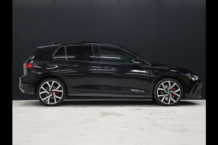 Volkswagen Golf 1.4 eHybrid GTE [MEMORY SEATS, SPORT INTERIEUR, KANTELDAK, APPLE CARPLAY, ANDROID, ADAPTIVE CRUISE, CAMERA, VOL LEDER, STOELVERKOELING, STOELVERWARMING, PDC V+A, NIEUWSTAAT]