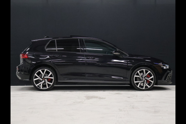 Volkswagen Golf 1.4 eHybrid GTE [MEMORY SEATS, SPORT INTERIEUR, KANTELDAK, APPLE CARPLAY, ANDROID, ADAPTIVE CRUISE, CAMERA, VOL LEDER, STOELVERKOELING, STOELVERWARMING, PDC V+A, NIEUWSTAAT]