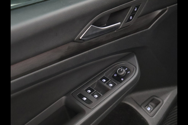 Volkswagen Golf 1.4 eHybrid GTE [MEMORY SEATS, SPORT INTERIEUR, KANTELDAK, APPLE CARPLAY, ANDROID, ADAPTIVE CRUISE, CAMERA, VOL LEDER, STOELVERKOELING, STOELVERWARMING, PDC V+A, NIEUWSTAAT]