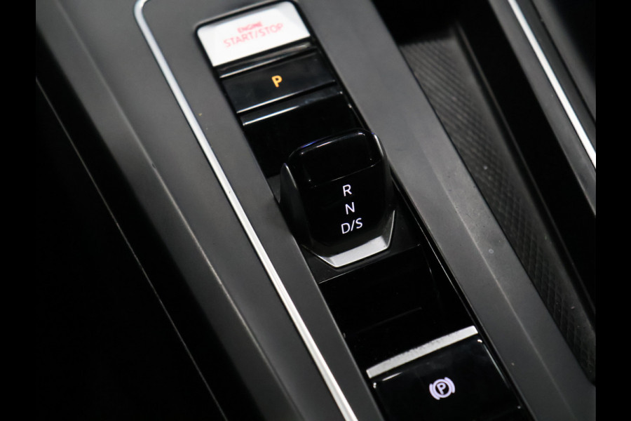 Volkswagen Golf 1.4 eHybrid GTE [MEMORY SEATS, SPORT INTERIEUR, KANTELDAK, APPLE CARPLAY, ANDROID, ADAPTIVE CRUISE, CAMERA, VOL LEDER, STOELVERKOELING, STOELVERWARMING, PDC V+A, NIEUWSTAAT]