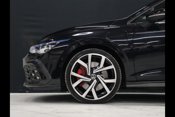Volkswagen Golf 1.4 eHybrid GTE [MEMORY SEATS, SPORT INTERIEUR, KANTELDAK, APPLE CARPLAY, ANDROID, ADAPTIVE CRUISE, CAMERA, VOL LEDER, STOELVERKOELING, STOELVERWARMING, PDC V+A, NIEUWSTAAT]