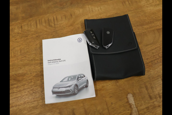 Volkswagen Golf 1.4 eHybrid GTE [MEMORY SEATS, SPORT INTERIEUR, KANTELDAK, APPLE CARPLAY, ANDROID, ADAPTIVE CRUISE, CAMERA, VOL LEDER, STOELVERKOELING, STOELVERWARMING, PDC V+A, NIEUWSTAAT]