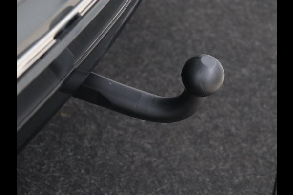 Volkswagen Tiguan 1.5 TSI R Line | Panoramadak | Trekhaak | Stoelverwarming | Camera | Adaptive cruise | Virtual Cockpit | 19'' | Carplay | Park Assist | Navigatie | Full LED