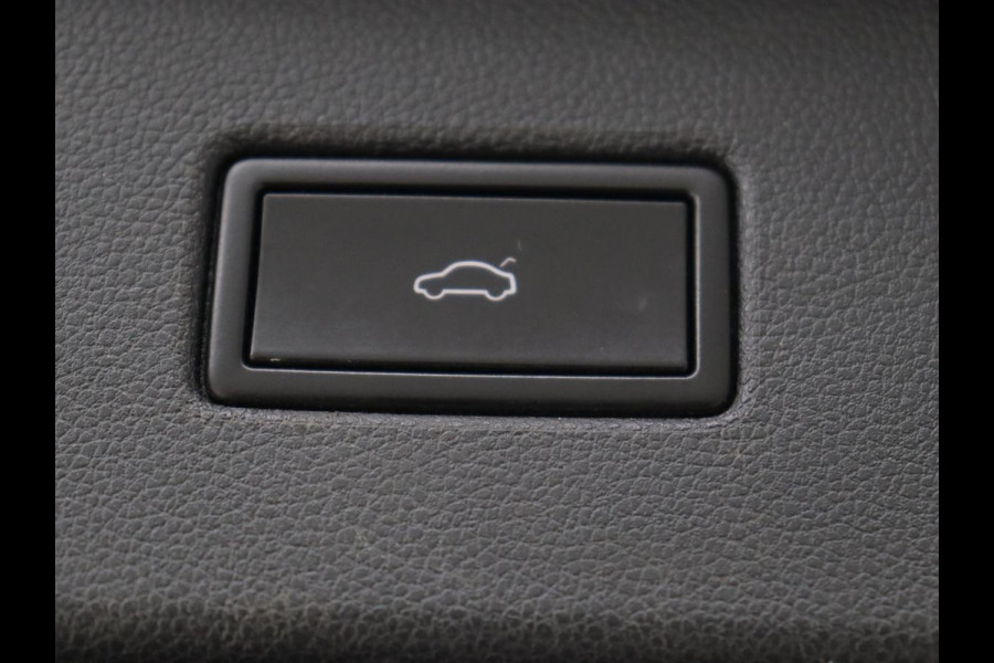 Volkswagen Tiguan 1.5 TSI R Line | Panoramadak | Trekhaak | Stoelverwarming | Camera | Adaptive cruise | Virtual Cockpit | 19'' | Carplay | Park Assist | Navigatie | Full LED