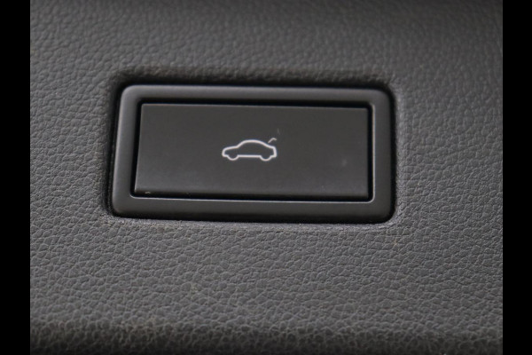 Volkswagen Tiguan 1.5 TSI R Line | Panoramadak | Trekhaak | Stoelverwarming | Camera | Adaptive cruise | Virtual Cockpit | 19'' | Carplay | Park Assist | Navigatie | Full LED