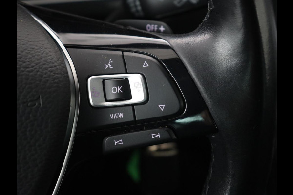 Volkswagen Tiguan 1.5 TSI R Line | Panoramadak | Trekhaak | Stoelverwarming | Camera | Adaptive cruise | Virtual Cockpit | 19'' | Carplay | Park Assist | Navigatie | Full LED