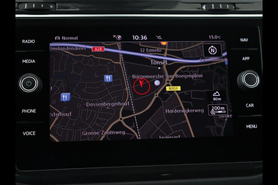 Volkswagen Tiguan 1.5 TSI R Line | Panoramadak | Trekhaak | Stoelverwarming | Camera | Adaptive cruise | Virtual Cockpit | 19'' | Carplay | Park Assist | Navigatie | Full LED