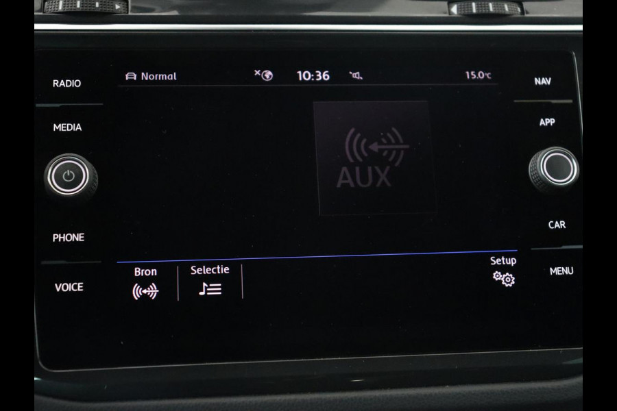 Volkswagen Tiguan 1.5 TSI R Line | Panoramadak | Trekhaak | Stoelverwarming | Camera | Adaptive cruise | Virtual Cockpit | 19'' | Carplay | Park Assist | Navigatie | Full LED