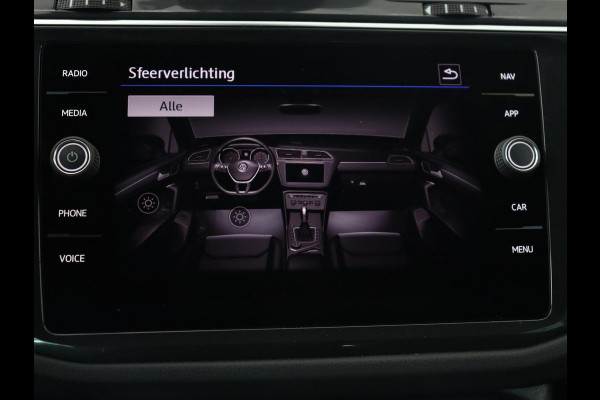Volkswagen Tiguan 1.5 TSI R Line | Panoramadak | Trekhaak | Stoelverwarming | Camera | Adaptive cruise | Virtual Cockpit | 19'' | Carplay | Park Assist | Navigatie | Full LED
