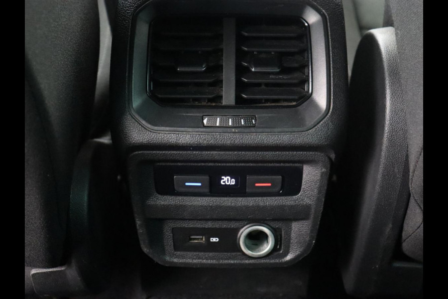 Volkswagen Tiguan 1.5 TSI R Line | Panoramadak | Trekhaak | Stoelverwarming | Camera | Adaptive cruise | Virtual Cockpit | 19'' | Carplay | Park Assist | Navigatie | Full LED