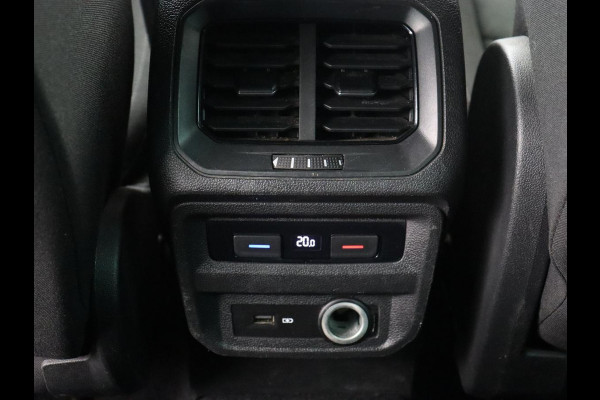 Volkswagen Tiguan 1.5 TSI R Line | Panoramadak | Trekhaak | Stoelverwarming | Camera | Adaptive cruise | Virtual Cockpit | 19'' | Carplay | Park Assist | Navigatie | Full LED