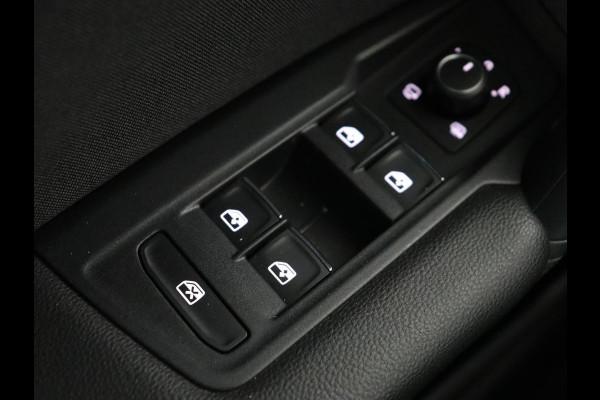 Volkswagen Tiguan 1.5 TSI R Line | Panoramadak | Trekhaak | Stoelverwarming | Camera | Adaptive cruise | Virtual Cockpit | 19'' | Carplay | Park Assist | Navigatie | Full LED
