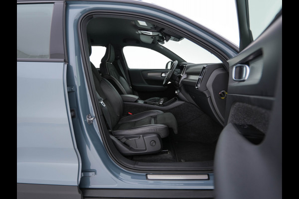 Volvo XC40 Recharge P8 AWD R-Design [ 3-Fase ] {SOH-89%} (INCL-BTW) *LEATHER-ALCANTARA | DIGI-COCKPIT | FULL-LED | PREMIUM-AUDIO | TOP-VIEW | CARPLAY | NAVI-FULLMAP | ECC | PDC | KEYLESS | HEATED-SPORTSEATS | BLIS | PRIVACY-GLASS | TOWBAR | 19 "ALU