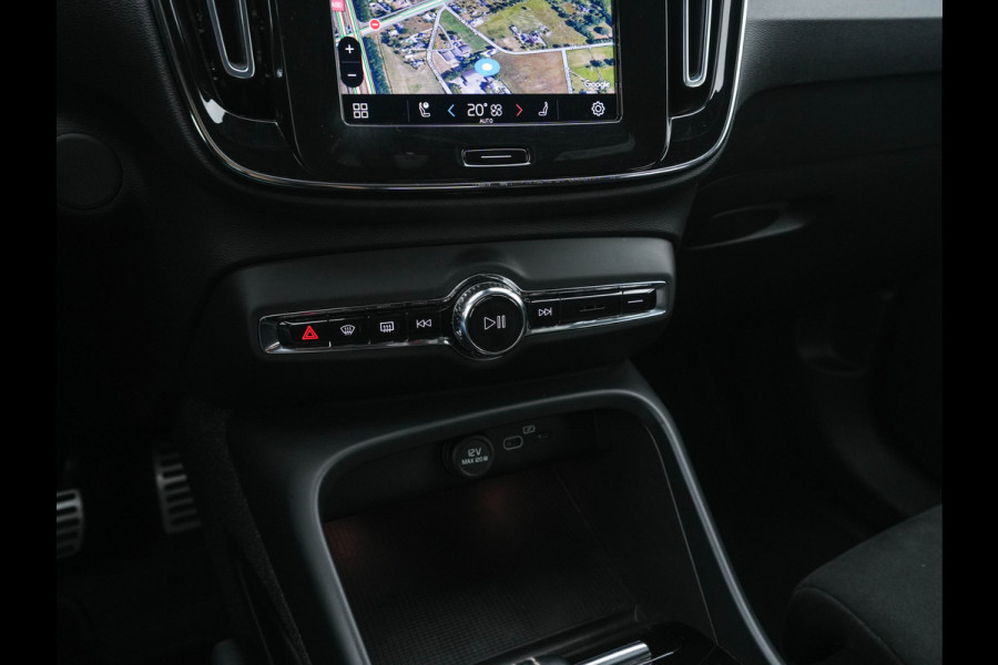 Volvo XC40 Recharge P8 AWD R-Design [ 3-Fase ] {SOH-89%} (INCL-BTW) *LEATHER-ALCANTARA | DIGI-COCKPIT | FULL-LED | PREMIUM-AUDIO | TOP-VIEW | CARPLAY | NAVI-FULLMAP | ECC | PDC | KEYLESS | HEATED-SPORTSEATS | BLIS | PRIVACY-GLASS | TOWBAR | 19 "ALU