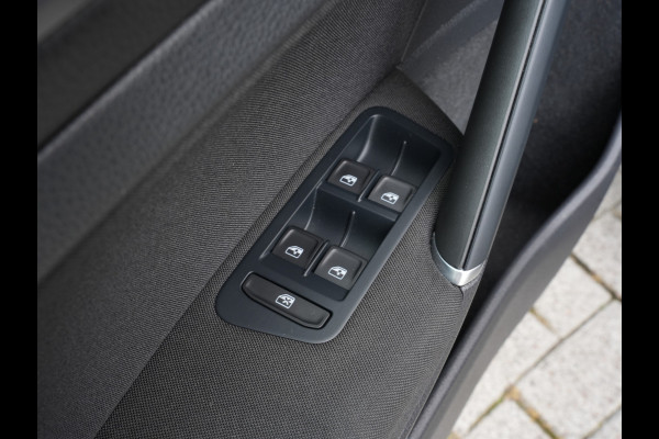 Volkswagen e-Golf E-DITION | Navigatie | Climate Control | ACC | Stoelverwarming