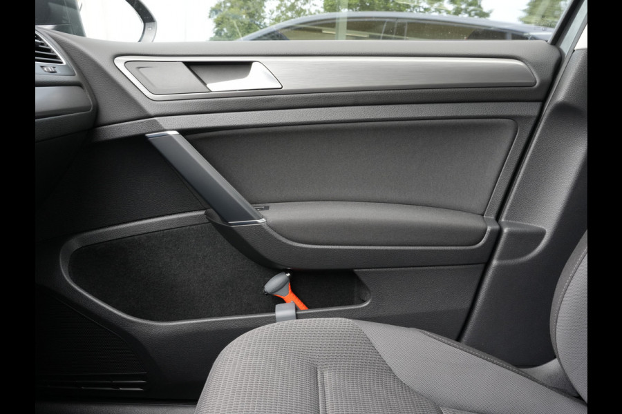 Volkswagen e-Golf E-DITION | Navigatie | Climate Control | ACC | Stoelverwarming