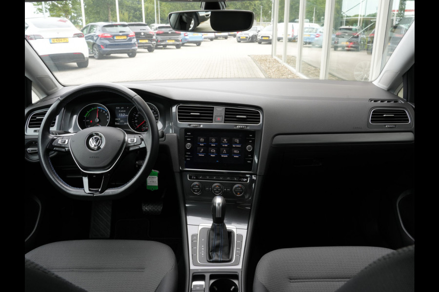 Volkswagen e-Golf E-DITION | Navigatie | Climate Control | ACC | Stoelverwarming