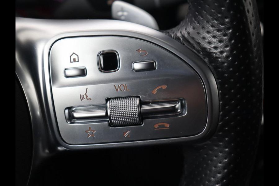 Mercedes-Benz C-Klasse 300de AMG | Trekhaak | Stoelverwarming | Carplay | Leder/Alcantara | Full LED | Navigatie | Camera | Park Assist | Climate control | PHEV | Plug In