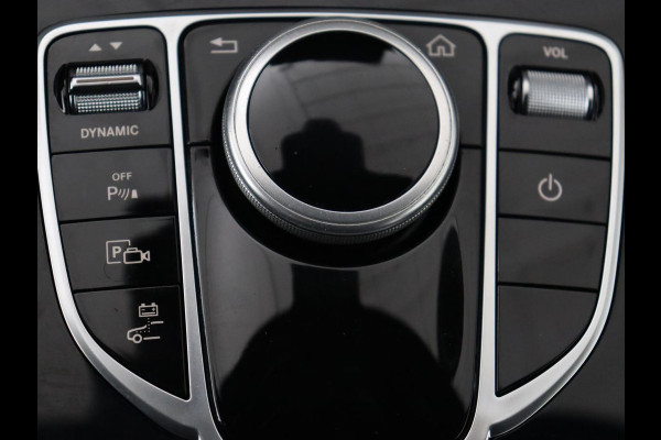Mercedes-Benz C-Klasse 300de AMG | Trekhaak | Stoelverwarming | Carplay | Leder/Alcantara | Full LED | Navigatie | Camera | Park Assist | Climate control | PHEV | Plug In