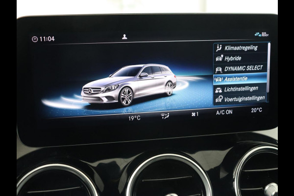Mercedes-Benz C-Klasse 300de AMG | Trekhaak | Stoelverwarming | Carplay | Leder/Alcantara | Full LED | Navigatie | Camera | Park Assist | Climate control | PHEV | Plug In