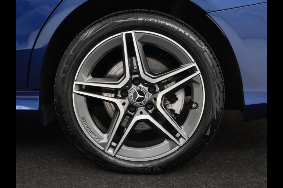 Mercedes-Benz C-Klasse 300de AMG | Trekhaak | Stoelverwarming | Carplay | Leder/Alcantara | Full LED | Navigatie | Camera | Park Assist | Climate control | PHEV | Plug In