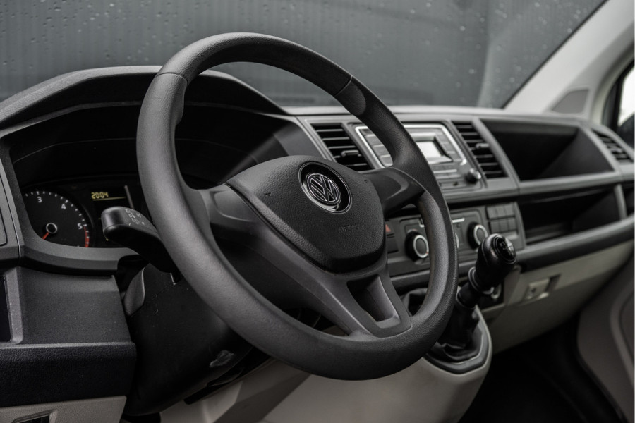 Volkswagen Transporter T6 Kombi 2.0TDI L2H1 | 9-Persoons | Incl. btw en bpm | Cruise | Airco | PDC | Euro 6 Volkswagen Transporter T6 Kombi 2.0TDI L2H1 | 9-Persoons | Incl. btw en bpm | Cruise | Airco | PDC | Euro 6