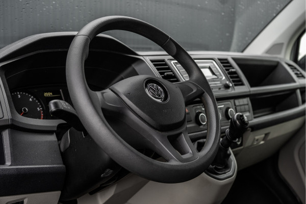 Volkswagen Transporter T6 Kombi 2.0TDI L2H1 | 9-Persoons | Incl. btw en bpm | Cruise | Airco | PDC | Euro 6 Volkswagen Transporter T6 Kombi 2.0TDI L2H1 | 9-Persoons | Incl. btw en bpm | Cruise | Airco | PDC | Euro 6