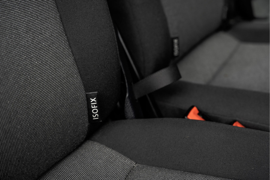 Volkswagen Transporter T6 Kombi 2.0TDI L2H1 | 9-Persoons | Incl. btw en bpm | Cruise | Airco | PDC | Euro 6 Volkswagen Transporter T6 Kombi 2.0TDI L2H1 | 9-Persoons | Incl. btw en bpm | Cruise | Airco | PDC | Euro 6