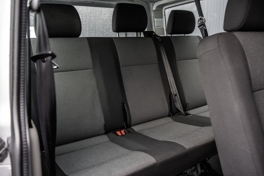 Volkswagen Transporter T6 Kombi 2.0TDI L2H1 | 9-Persoons | Incl. btw en bpm | Cruise | Airco | PDC | Euro 6 Volkswagen Transporter T6 Kombi 2.0TDI L2H1 | 9-Persoons | Incl. btw en bpm | Cruise | Airco | PDC | Euro 6