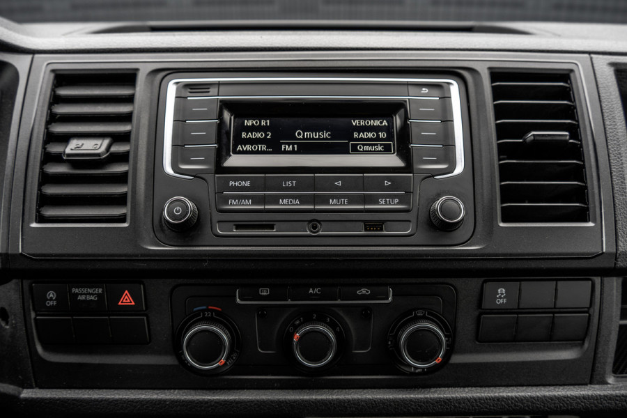 Volkswagen Transporter T6 Kombi 2.0TDI L2H1 | 9-Persoons | Incl. btw en bpm | Cruise | Airco | PDC | Euro 6 Volkswagen Transporter T6 Kombi 2.0TDI L2H1 | 9-Persoons | Incl. btw en bpm | Cruise | Airco | PDC | Euro 6