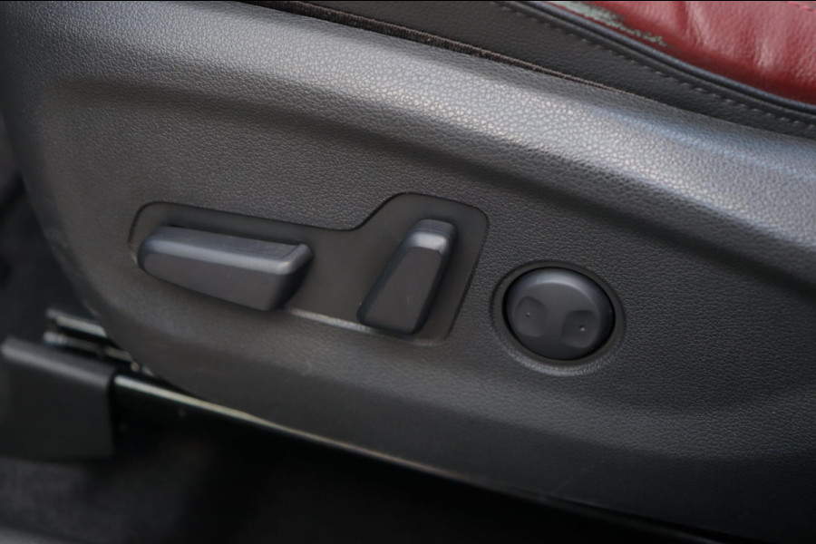 Hyundai Tucson 1.6 T-GDi Premium 4WD / PANO / LEDER / 360 / VOLLEDIG UITGEVOERD!