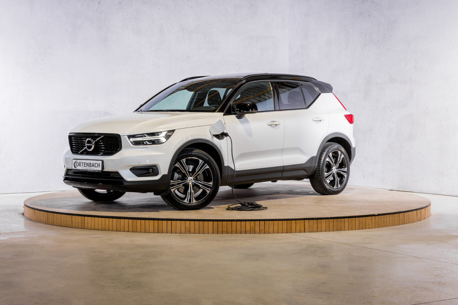 Volvo XC40 1.5 T5 Recharge R-Design | Adaptieve cruise | Panorama dak | Harman Kardon | Zwenkbare trekhaak |