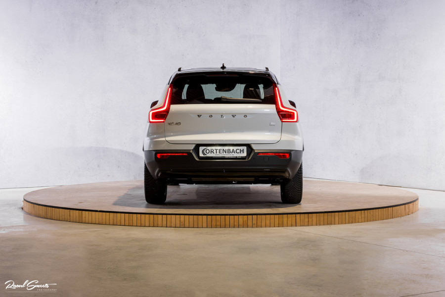 Volvo XC40 1.5 T5 Recharge R-Design | Adaptieve cruise | Panorama dak | Harman Kardon | Zwenkbare trekhaak |