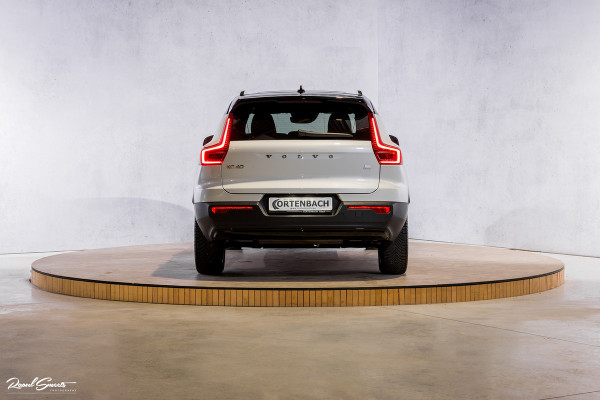 Volvo XC40 1.5 T5 Recharge R-Design | Adaptieve cruise | Panorama dak | Harman Kardon | Zwenkbare trekhaak |