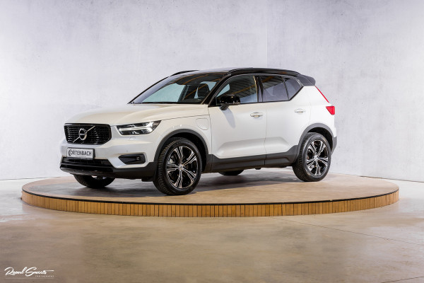 Volvo XC40 1.5 T5 Recharge R-Design | Adaptieve cruise | Panorama dak | Harman Kardon | Zwenkbare trekhaak |