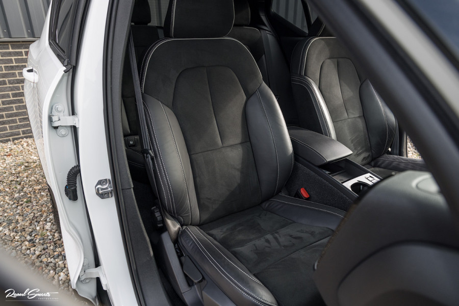 Volvo XC40 1.5 T5 Recharge R-Design | Adaptieve cruise | Panorama dak | Harman Kardon | Zwenkbare trekhaak |