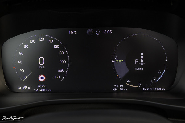 Volvo XC40 1.5 T5 Recharge R-Design | Adaptieve cruise | Panorama dak | Harman Kardon | Zwenkbare trekhaak |