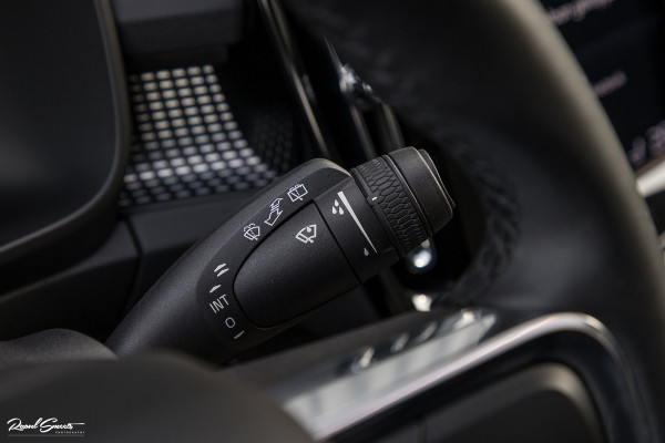 Volvo XC40 1.5 T5 Recharge R-Design | Adaptieve cruise | Panorama dak | Harman Kardon | Zwenkbare trekhaak |