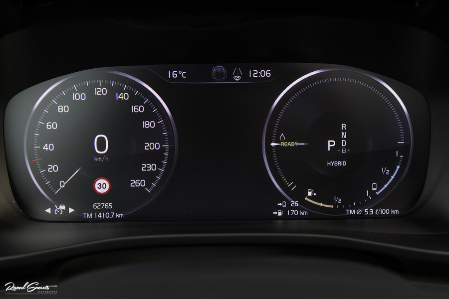 Volvo XC40 1.5 T5 Recharge R-Design | Adaptieve cruise | Panorama dak | Harman Kardon | Zwenkbare trekhaak |