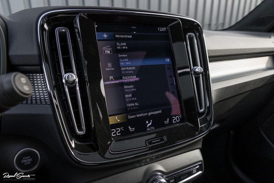 Volvo XC40 1.5 T5 Recharge R-Design | Adaptieve cruise | Panorama dak | Harman Kardon | Zwenkbare trekhaak |