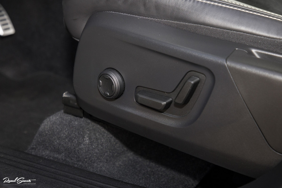 Volvo XC40 1.5 T5 Recharge R-Design | Adaptieve cruise | Panorama dak | Harman Kardon | Zwenkbare trekhaak |