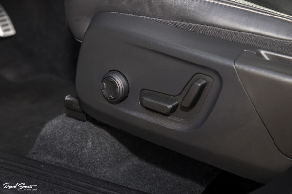 Volvo XC40 1.5 T5 Recharge R-Design | Adaptieve cruise | Panorama dak | Harman Kardon | Zwenkbare trekhaak |